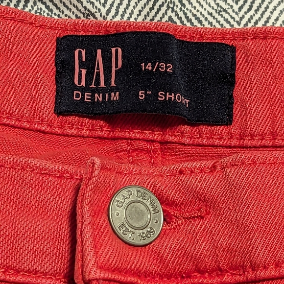 Gap Short - Picture 7 of 7